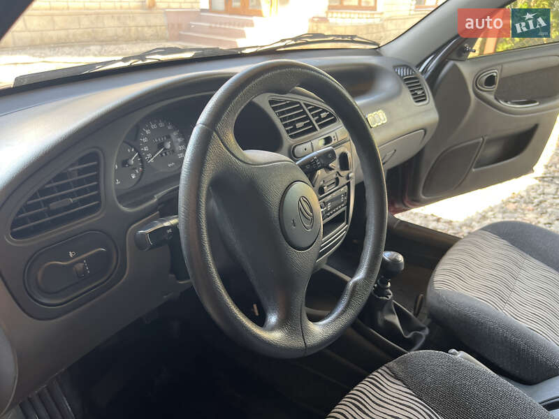 Седан Daewoo Lanos 2012 в Первомайську