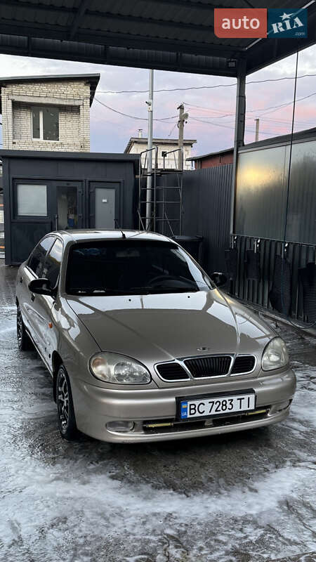 Седан Daewoo Lanos 2004 в Львові