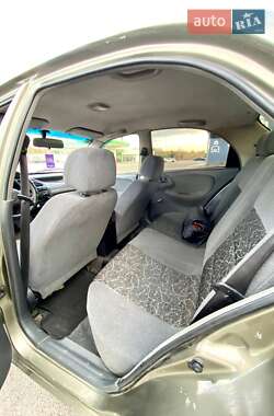 Седан Daewoo Lanos 2004 в 
