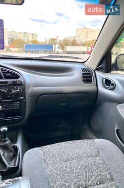 Седан Daewoo Lanos 2004 в 
