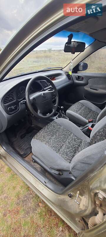 Седан Daewoo Lanos 2004 в Полтаві