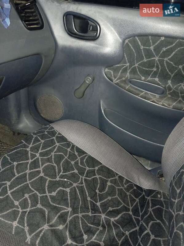 Седан Daewoo Lanos 2004 в Конотопі