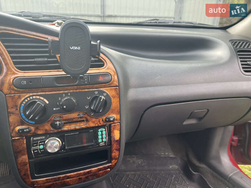 Седан Daewoo Lanos 2000 в Житомирі