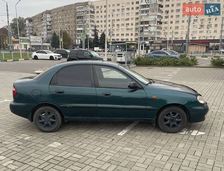 Седан Daewoo Lanos 2002 в Харькове