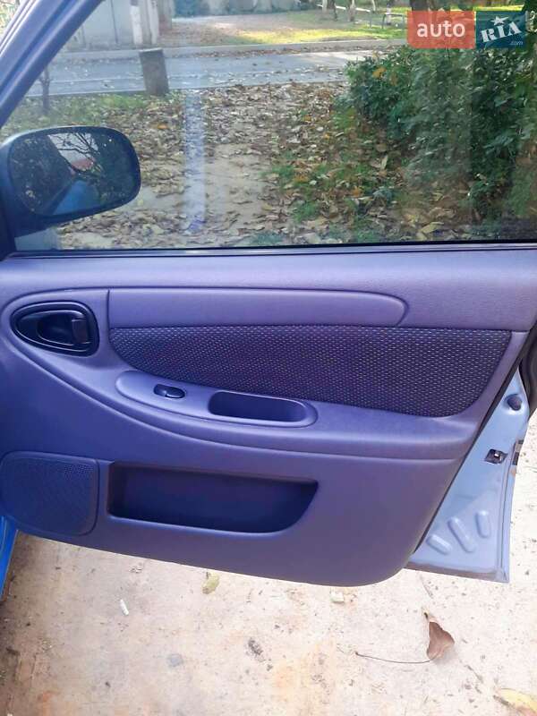 Седан Daewoo Lanos 2003 в Харкові