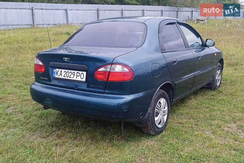 Седан Daewoo Lanos 2002 в Макарові