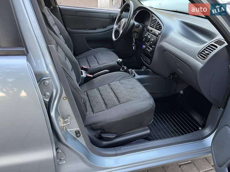 Седан Daewoo Lanos 2011 в Херсоні