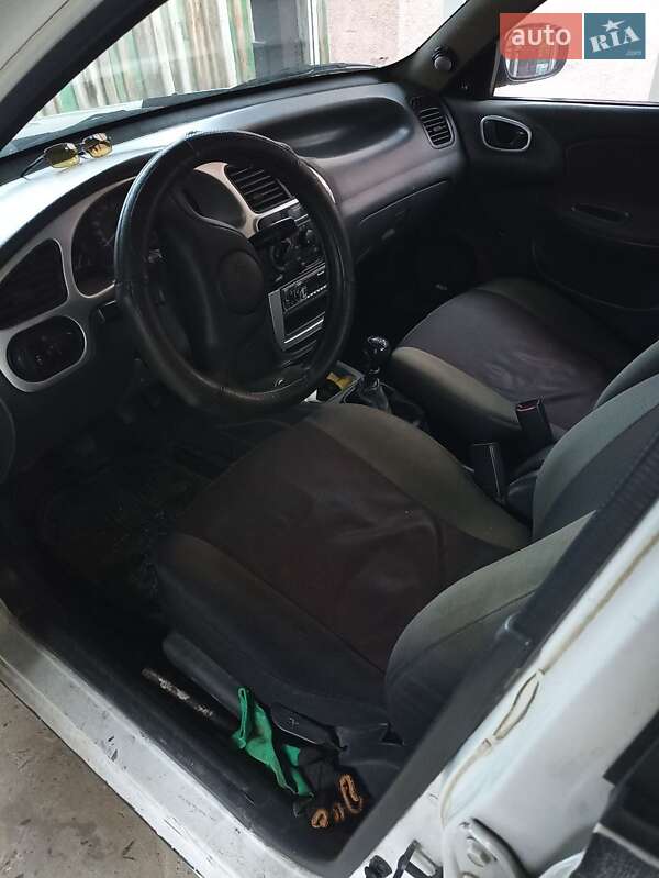 Седан Daewoo Lanos 2004 в Киеве