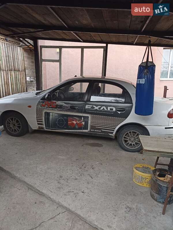 Седан Daewoo Lanos 2004 в Киеве
