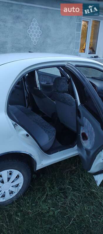 Седан Daewoo Lanos 2002 в Новій Ушиці