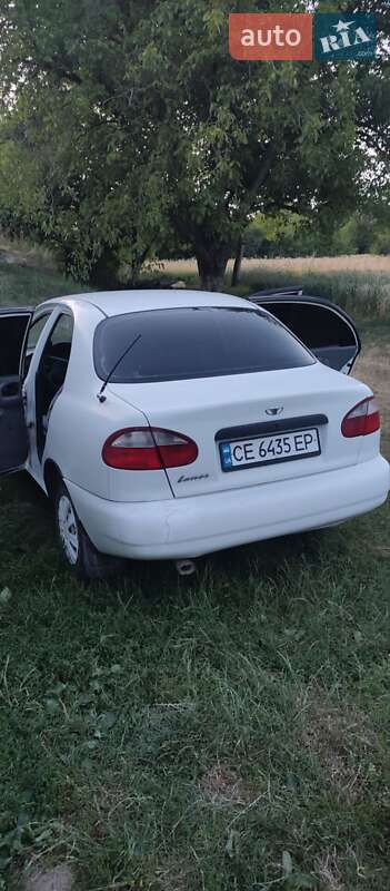 Седан Daewoo Lanos 2002 в Новій Ушиці