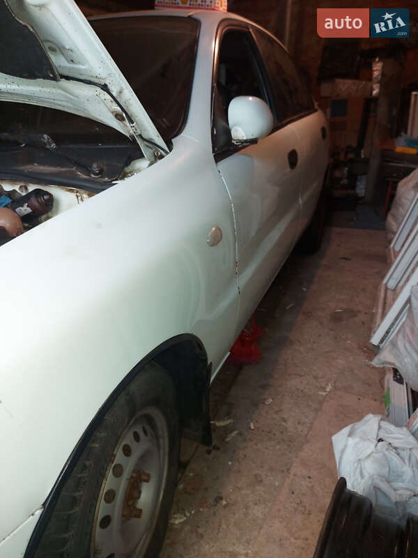 Седан Daewoo Lanos 1998 в Чернігові