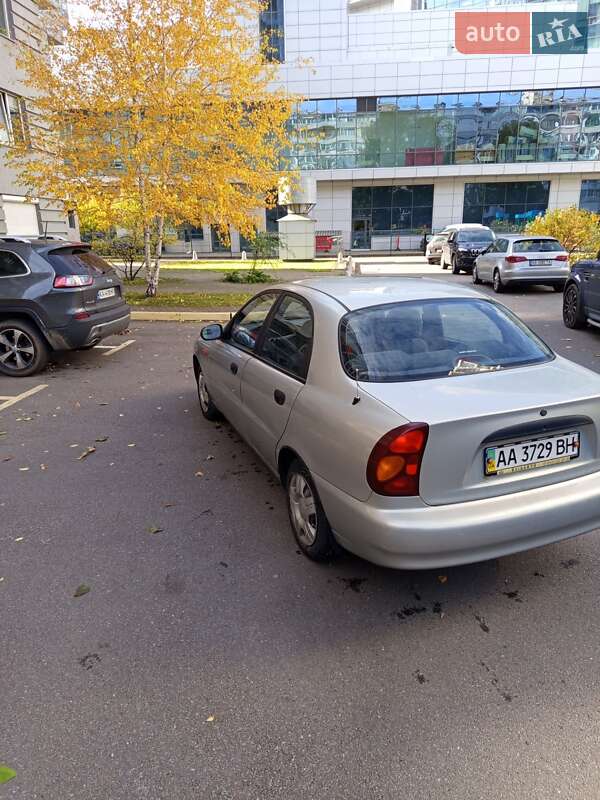 Седан Daewoo Lanos 2006 в Киеве