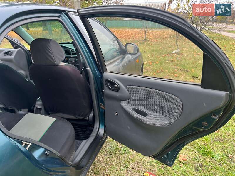 Седан Daewoo Lanos 2003 в Репках