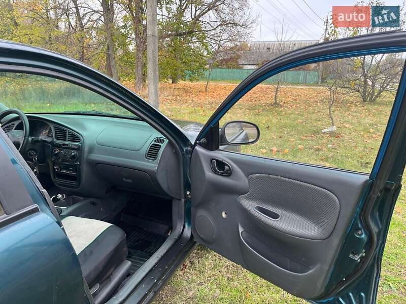 Седан Daewoo Lanos 2003 в Репках