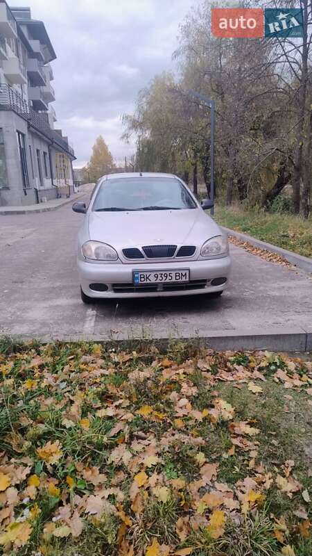 Седан Daewoo Lanos 2007 в Сарнах