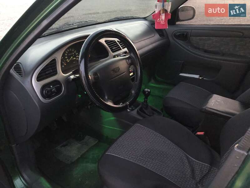Седан Daewoo Lanos 2003 в Виноградове