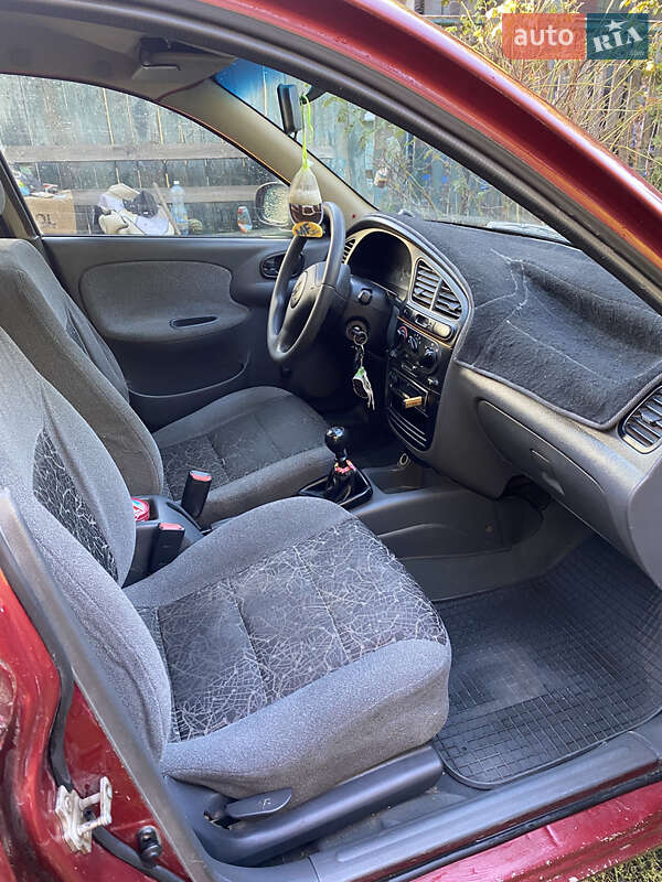 Седан Daewoo Lanos 2006 в Коломаке