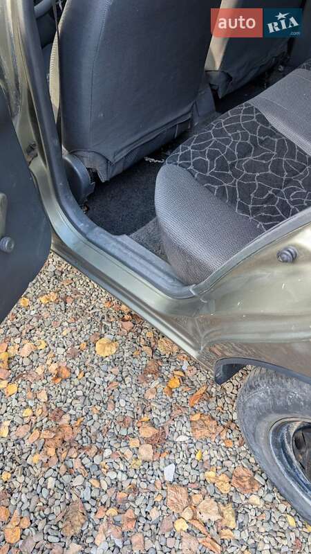 Седан Daewoo Lanos 2004 в Львове