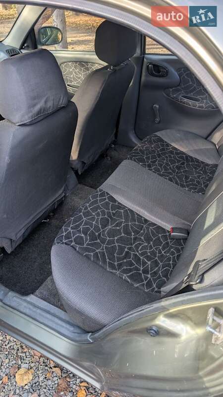 Седан Daewoo Lanos 2004 в Львове