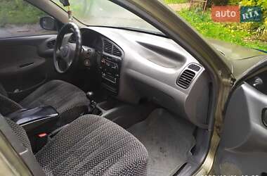 Седан Daewoo Lanos 2004 в Умані