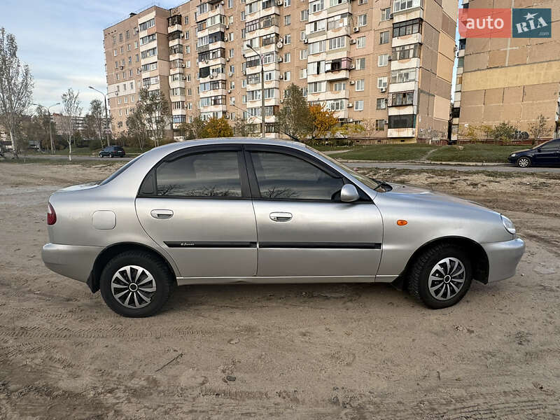 Седан Daewoo Lanos 2004 в Запорожье