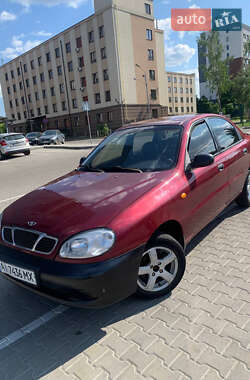 Седан Daewoo Lanos 1998 в Киеве