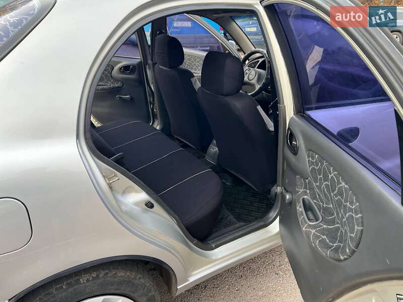 Седан Daewoo Lanos 2003 в Ровно