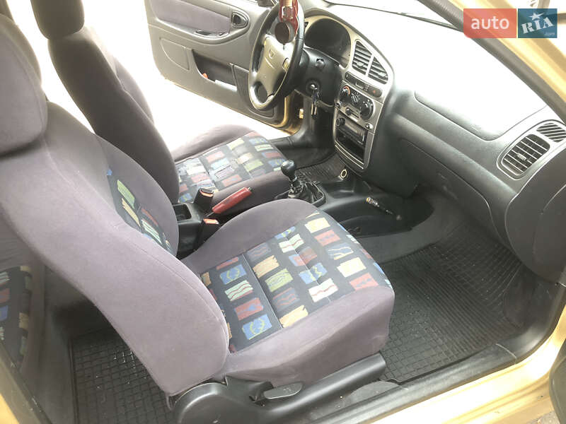 Хетчбек Daewoo Lanos 2003 в Києві