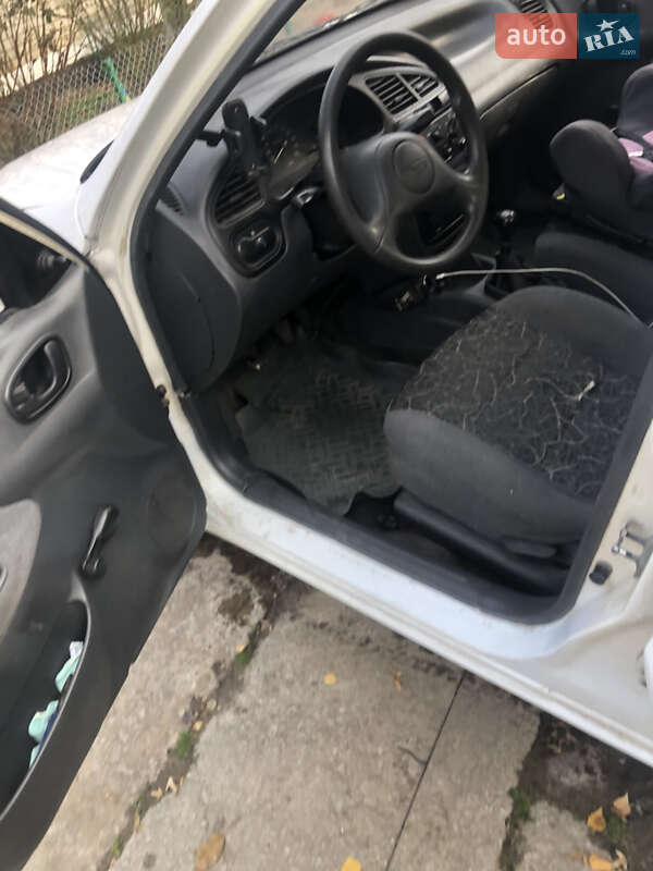 Седан Daewoo Lanos 2004 в Горохові фото 5 Седан Daewoo Lanos 2004 в Горохові