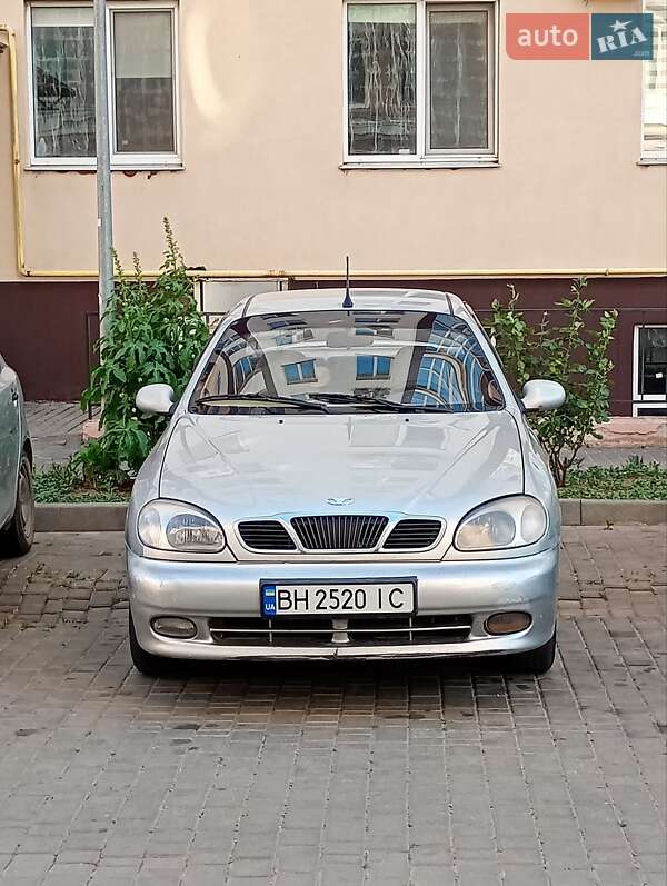 Седан Daewoo Lanos 2003 в Южному