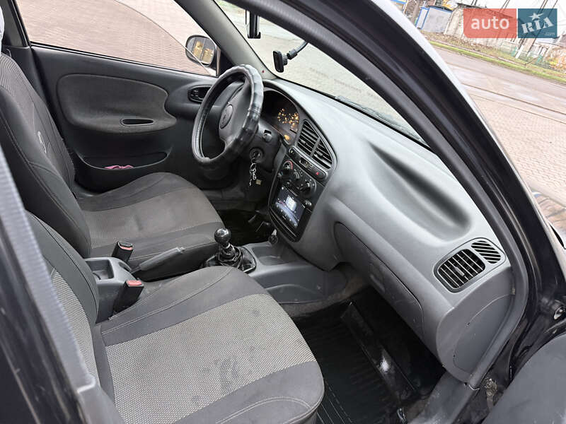 Седан Daewoo Lanos 2006 в Первомайську