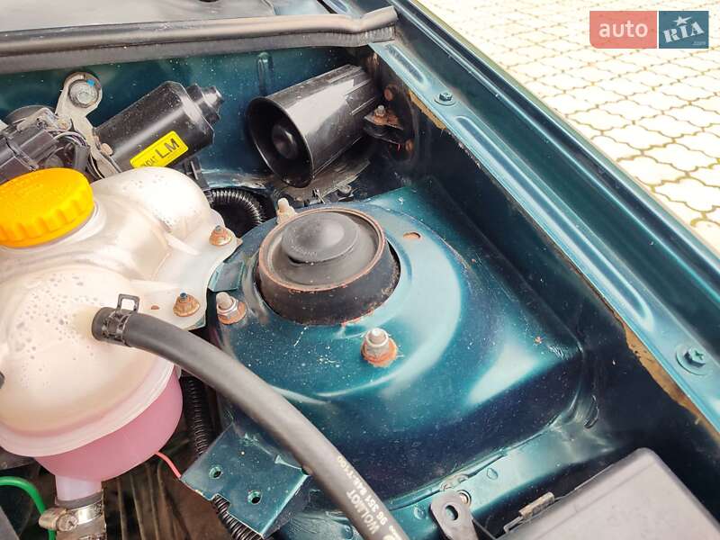 Седан Daewoo Lanos 2004 в Павлограді