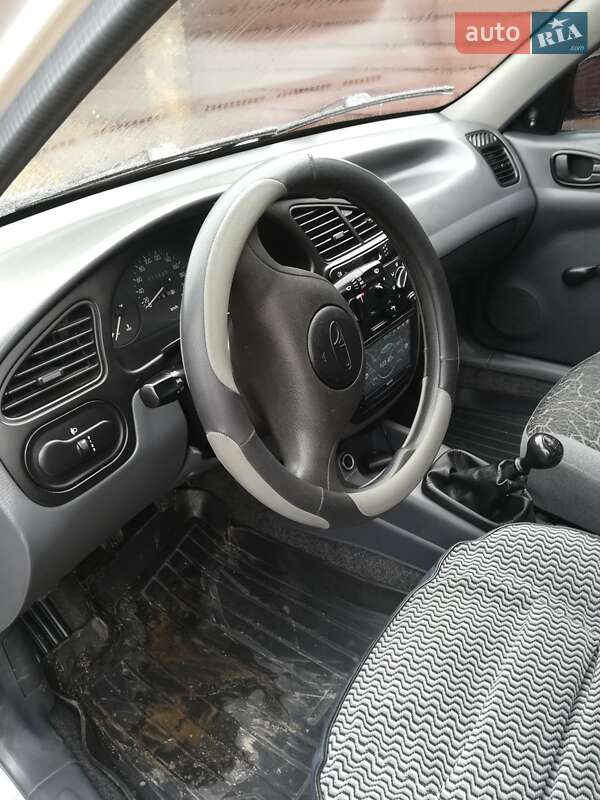 Седан Daewoo Lanos 2005 в Сумах