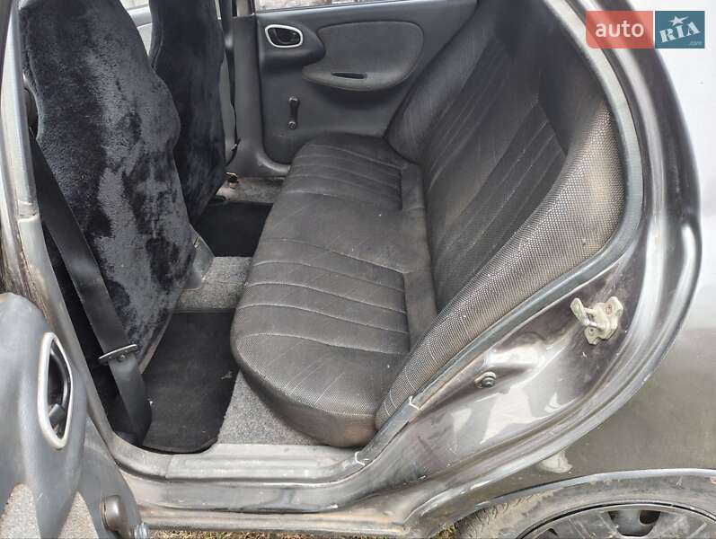 Седан Daewoo Lanos 1998 в Сахновщині