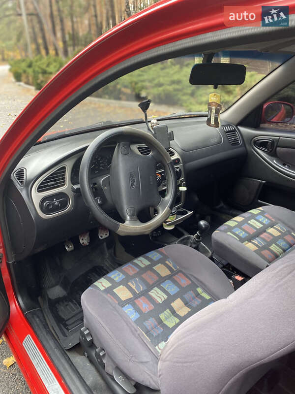 Хетчбек Daewoo Lanos 2003 в Новомосковську