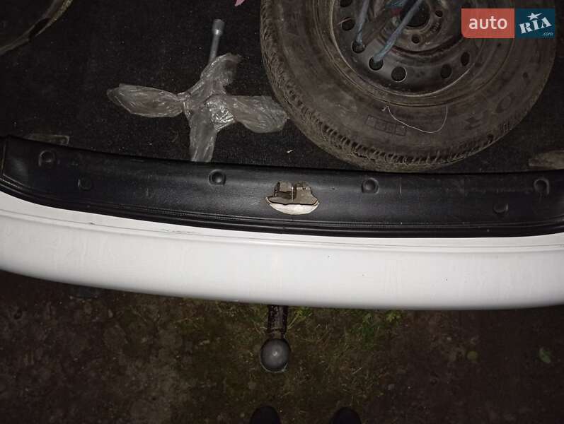 Седан Daewoo Lanos 2004 в Нововолынске