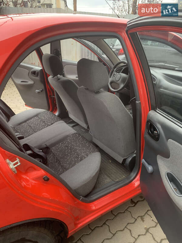 Седан Daewoo Lanos 2008 в Винниках