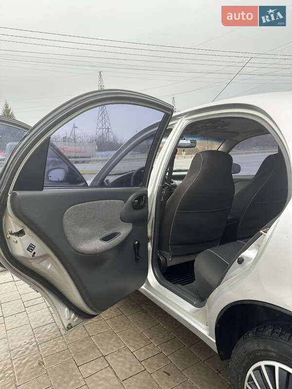 Седан Daewoo Lanos 2004 в Тернополе