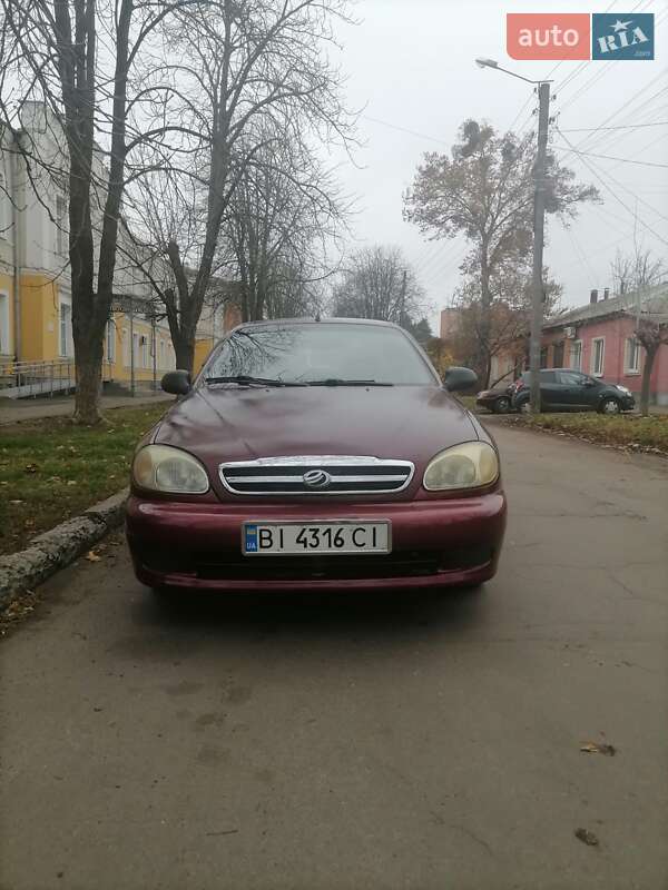 Седан Daewoo Lanos 2010 в Полтаві