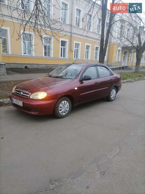 Седан Daewoo Lanos 2010 в Полтаві