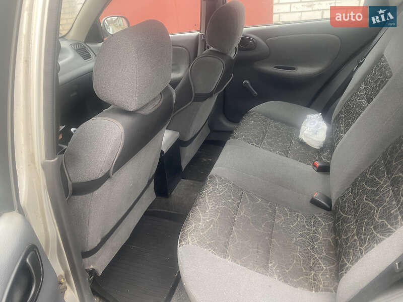 Седан Daewoo Lanos 2006 в Киеве