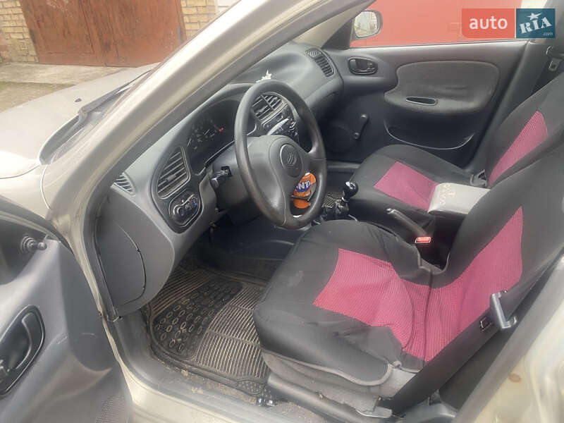Седан Daewoo Lanos 2006 в Киеве