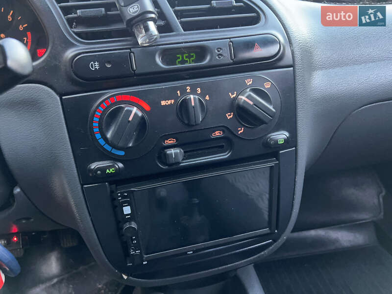 Седан Daewoo Lanos 2012 в Києві