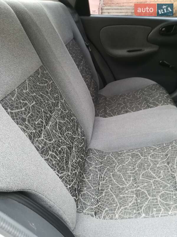 Седан Daewoo Lanos 2005 в Сумах