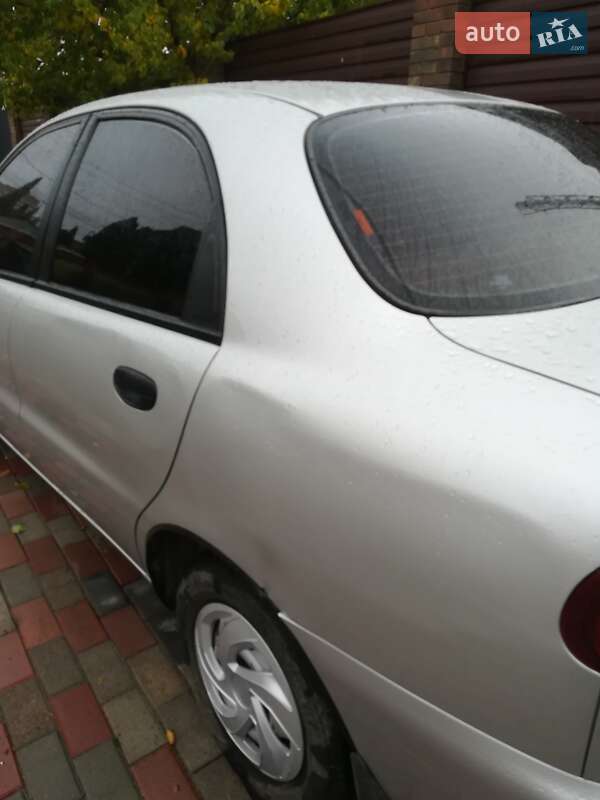 Седан Daewoo Lanos 2005 в Сумах