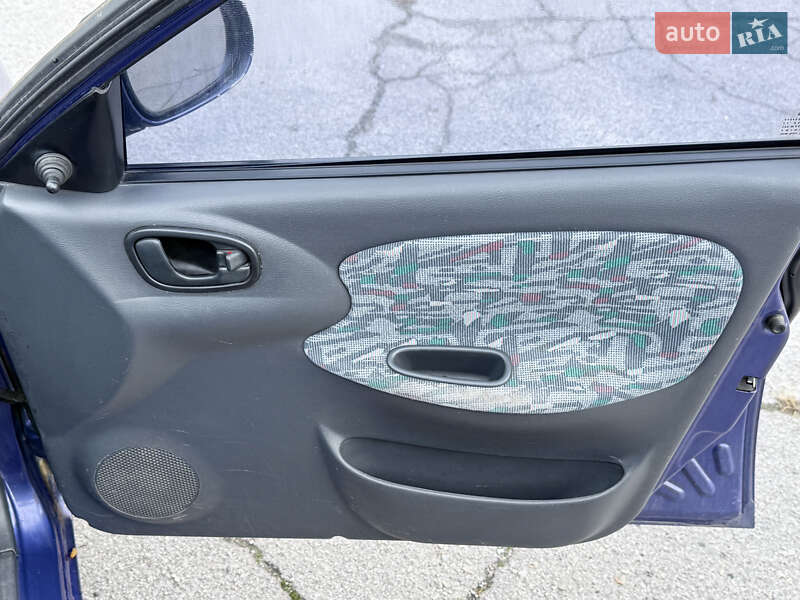 Седан Daewoo Lanos 1999 в Кам'янському