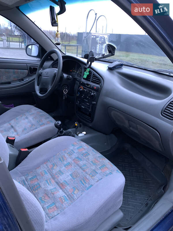 Седан Daewoo Lanos 2005 в Бородянке