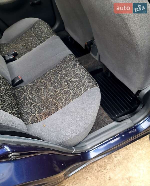 Седан Daewoo Lanos 2007 в Каневі