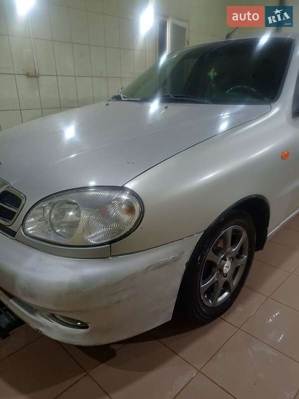 Седан Daewoo Lanos 2003 в Макарові